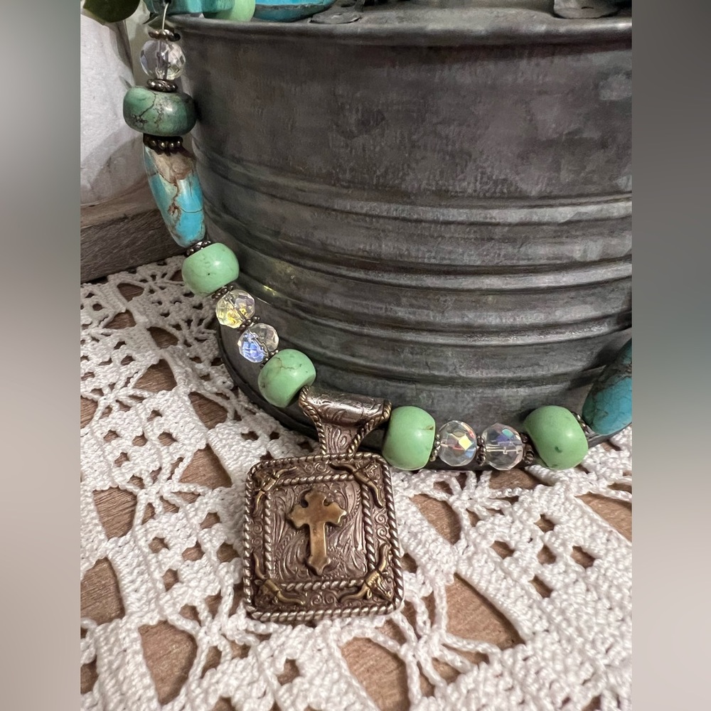 TRIGG LEATHER HOWLITE STONE CROSS WESTERN STYLE NECKLACE